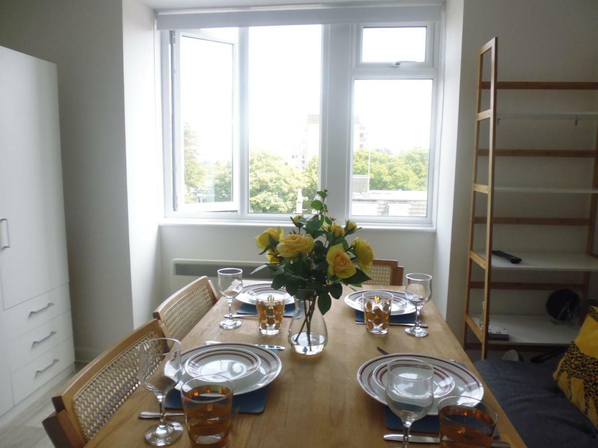 Close To Beach And Town Square Bornemouth Extérieur photo