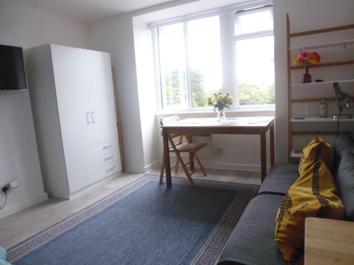 Close To Beach And Town Square Bornemouth Extérieur photo